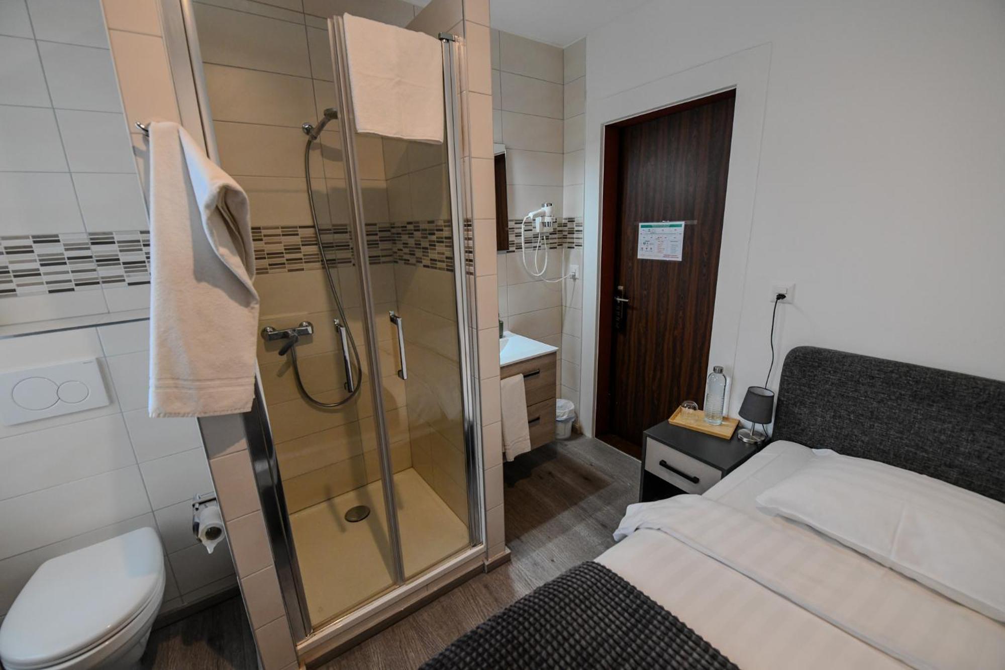 Hotel De France La Chaux De Fonds Szoba fotó