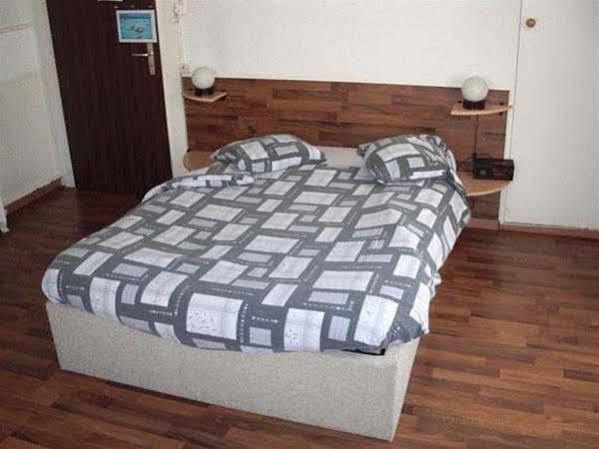 Hotel De France La Chaux De Fonds Kültér fotó